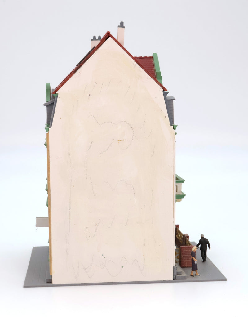 HO Scale Kibri Double-Sided Townhouse Building Model – White & Yellow