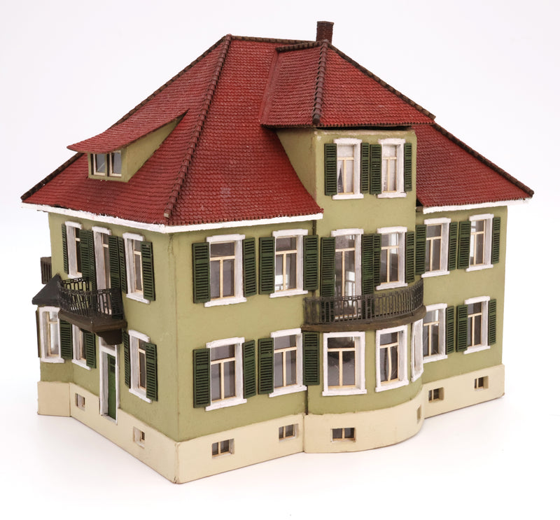MBZ 10117 Villa Hummel
