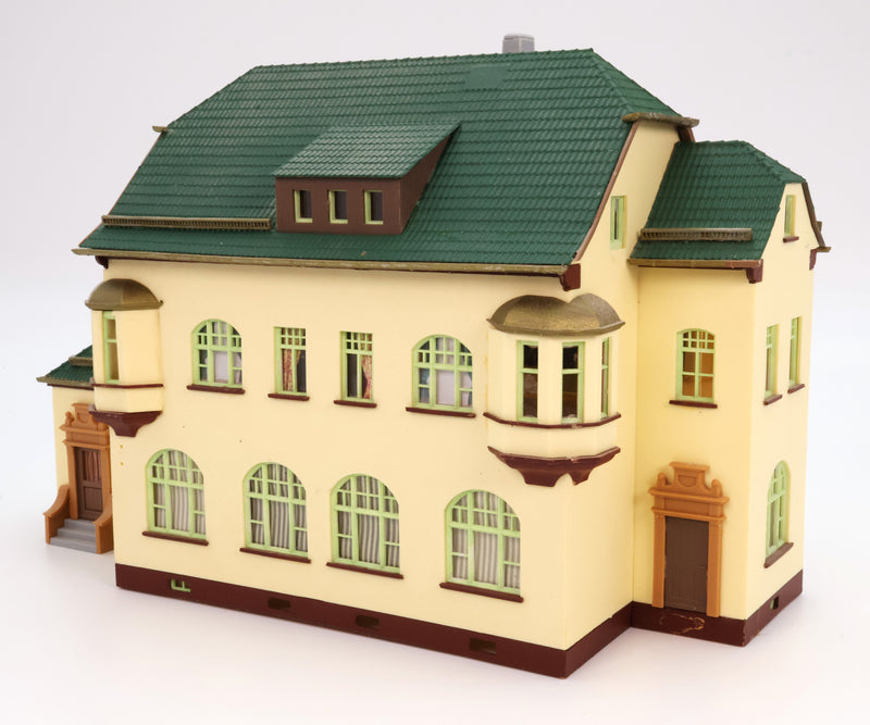 Tan Green House