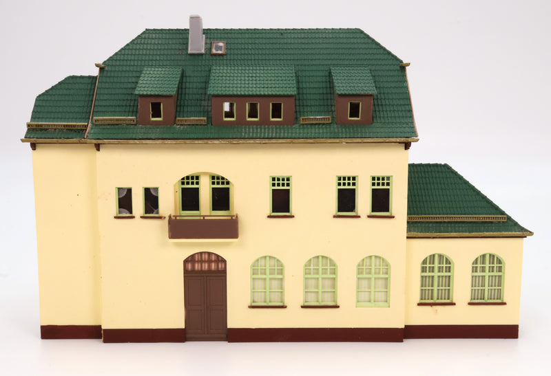 Tan Green House
