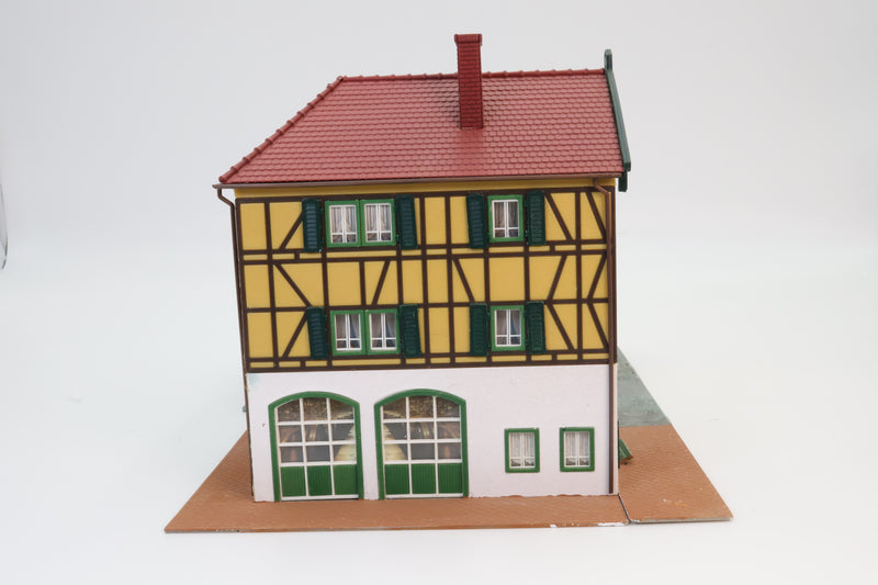 Yellow Tudor Restaurant Inn