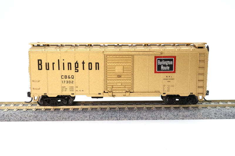 Athearn HO 40-foot Box Car Chicago, Burlington and Quincy #17302