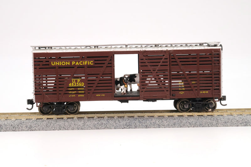 Athearn HO Scale 40’ Stock Car with Cows Union Pacific #48256